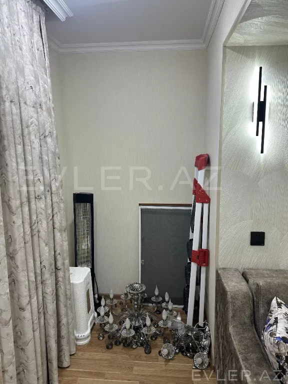 Satılır, köhnə tikili