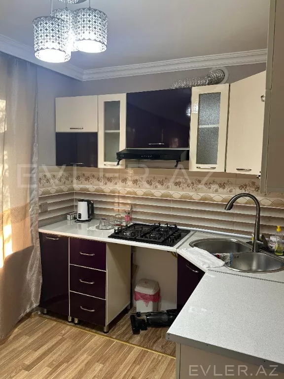 Satılır, köhnə tikili