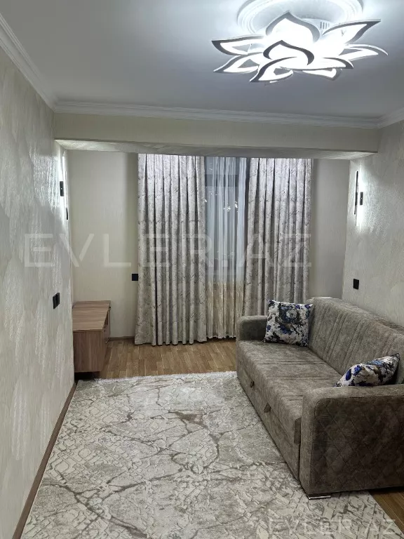 Satılır, köhnə tikili