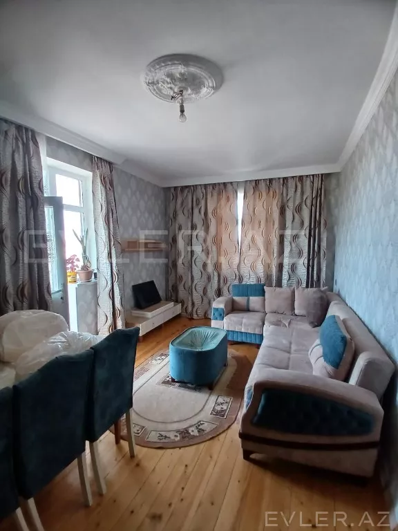 Satılır, həyət evi/villa