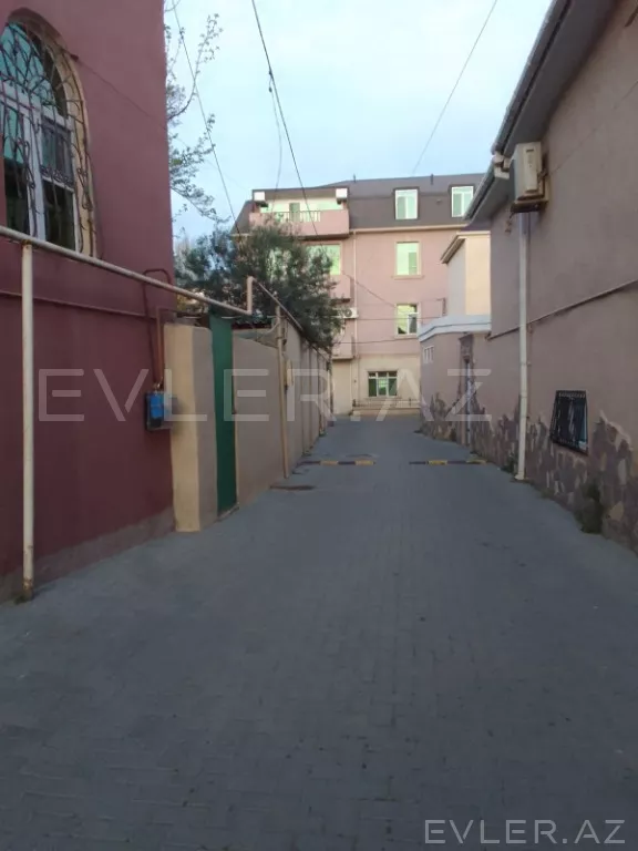 Satılır, həyət evi/villa