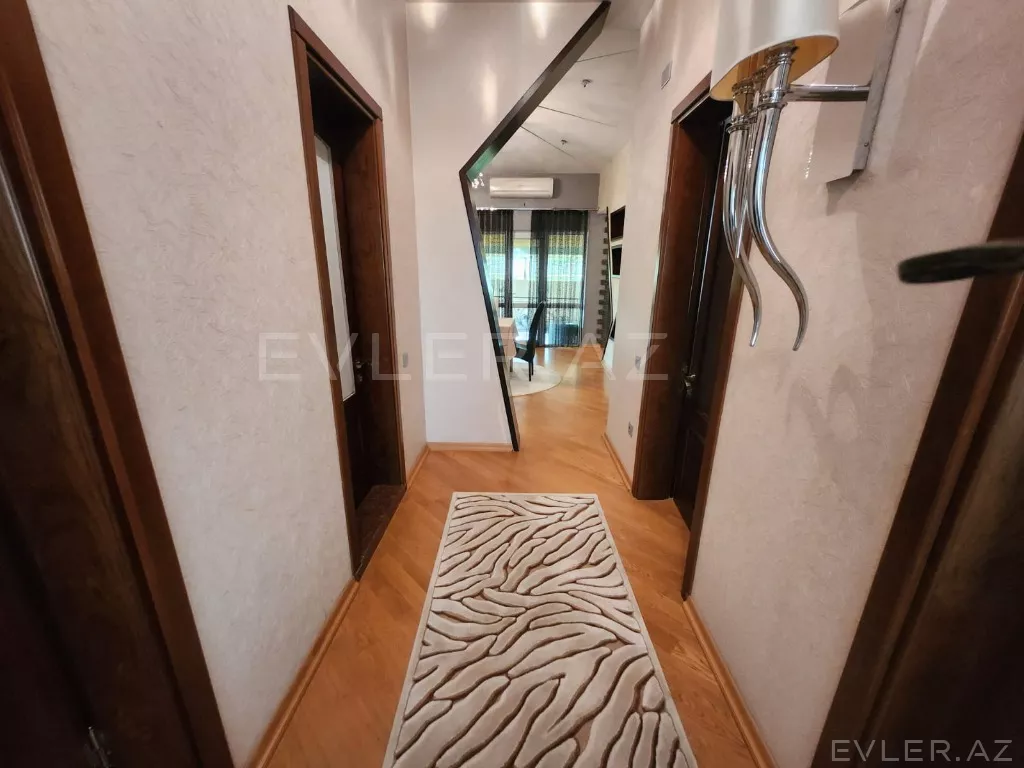 Satılır, həyət evi/villa