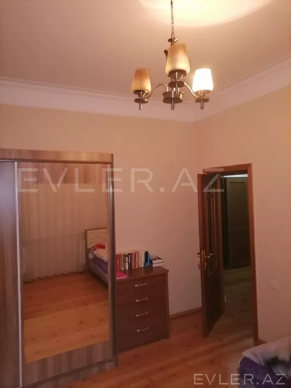 Satılır, həyət evi/villa
