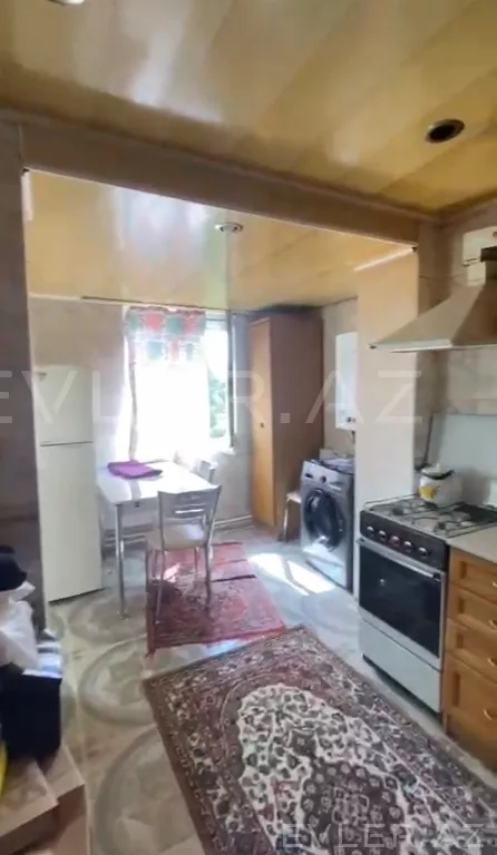 Satılır, köhnə tikili