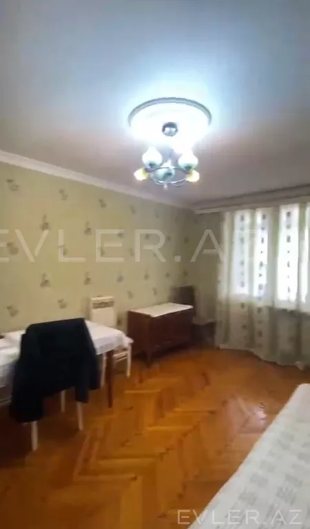 Satılır, köhnə tikili