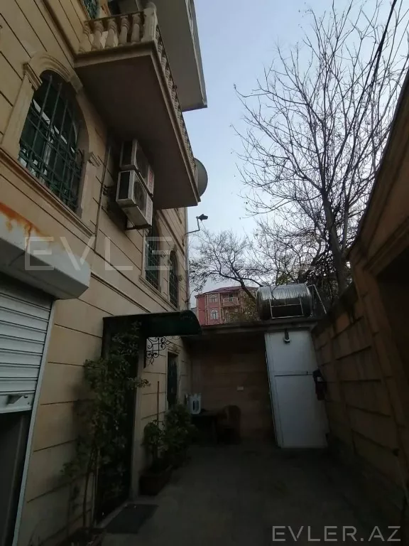 Satılır, həyət evi/villa