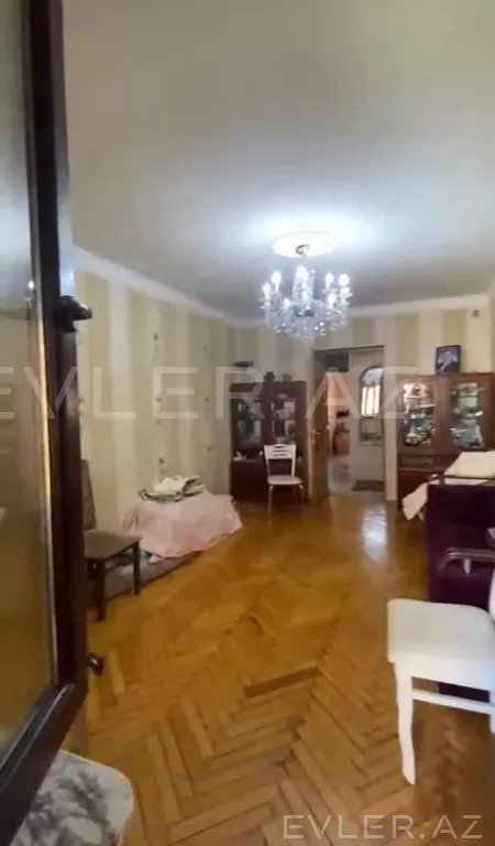 Satılır, köhnə tikili