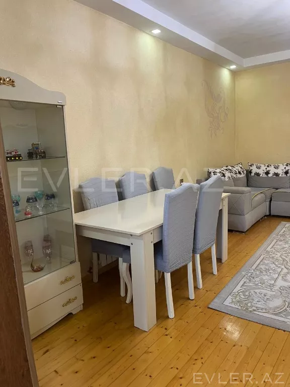 Satılır, həyət evi/villa