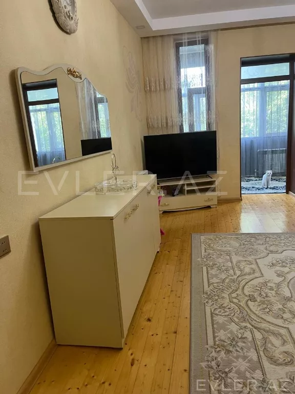 Satılır, həyət evi/villa