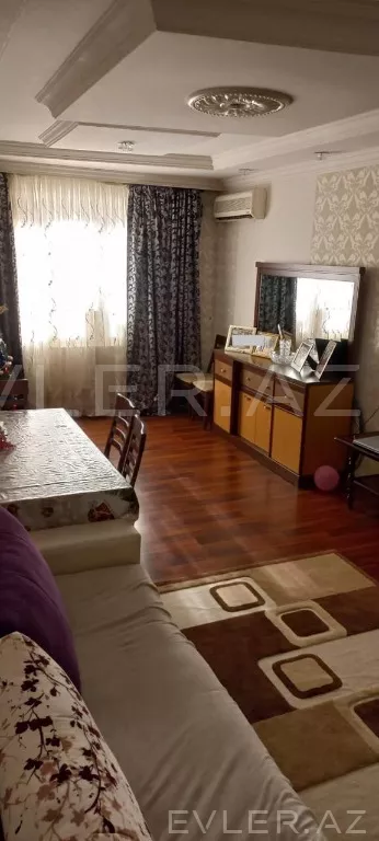 Satılır, köhnə tikili