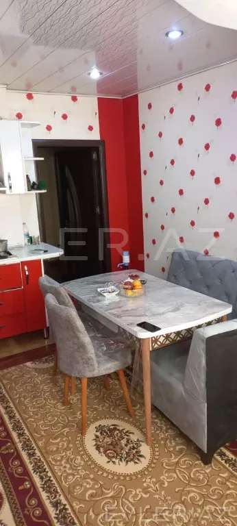 Satılır, köhnə tikili