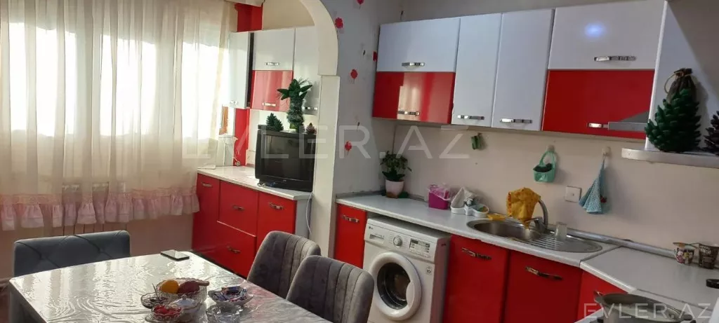Satılır, köhnə tikili