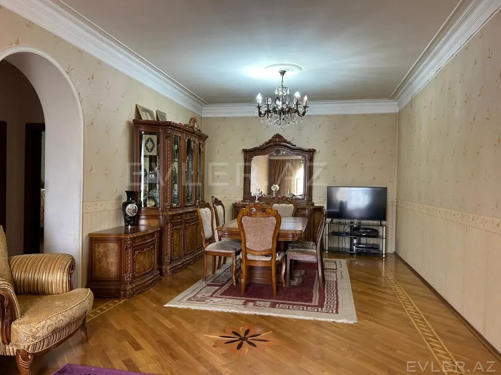 Satılır, həyət evi/villa
