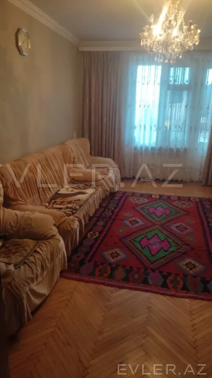 Satılır, köhnə tikili