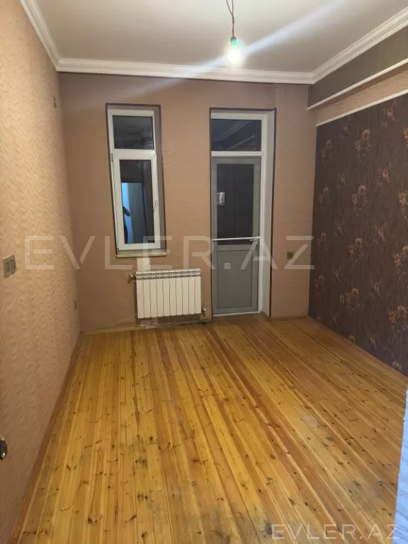 Satılır, köhnə tikili