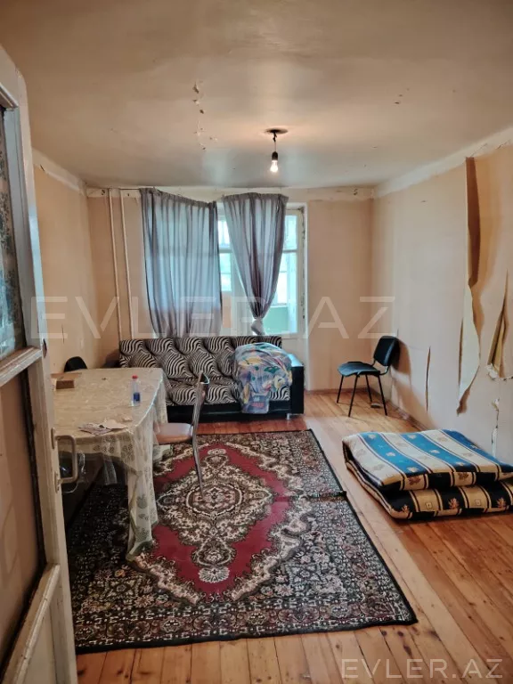 Satılır, köhnə tikili