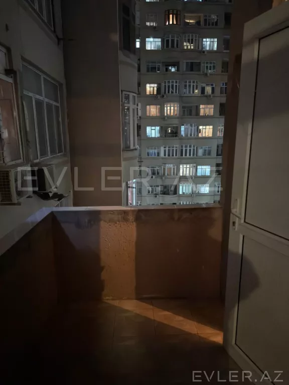 Satılır, köhnə tikili