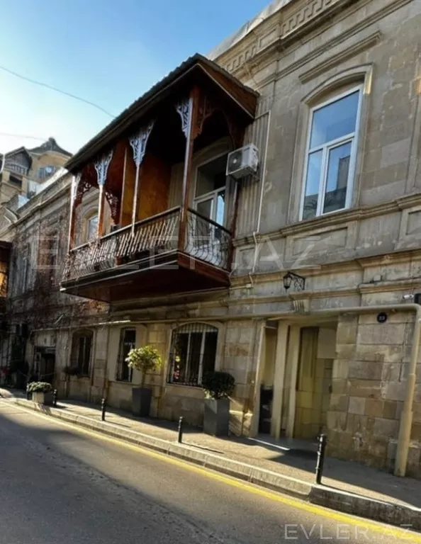 Satılır, köhnə tikili