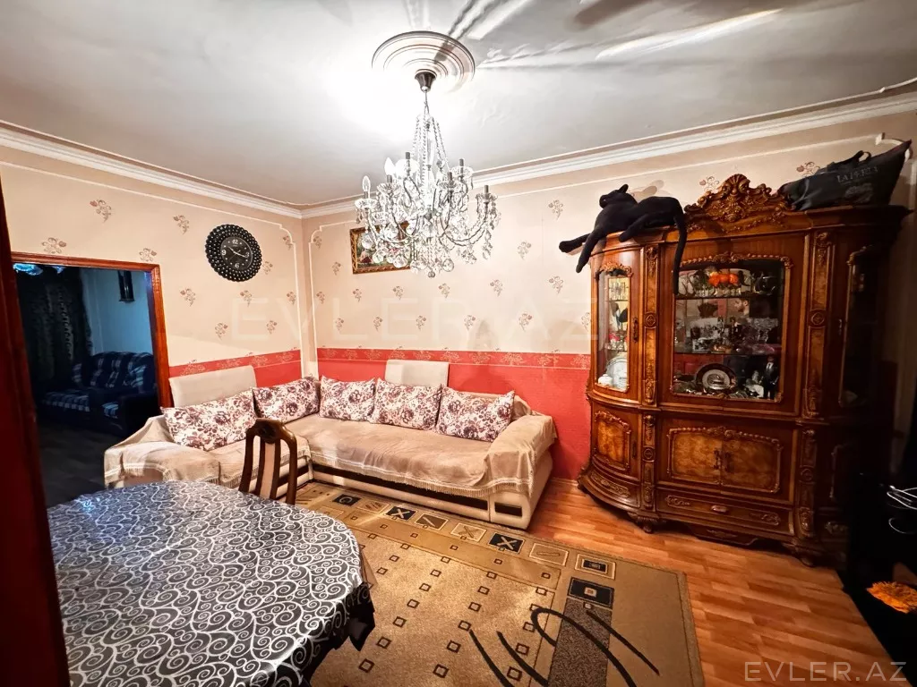 Satılır, köhnə tikili