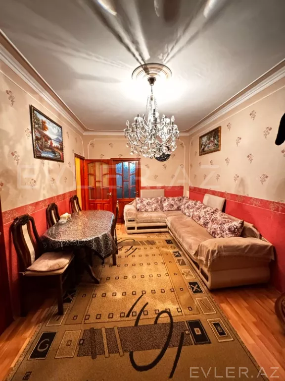 Satılır, köhnə tikili
