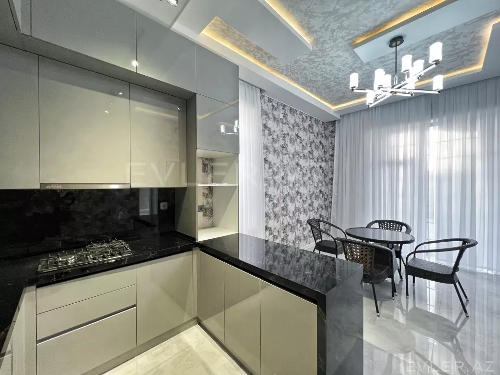 Satılır, həyət evi/villa