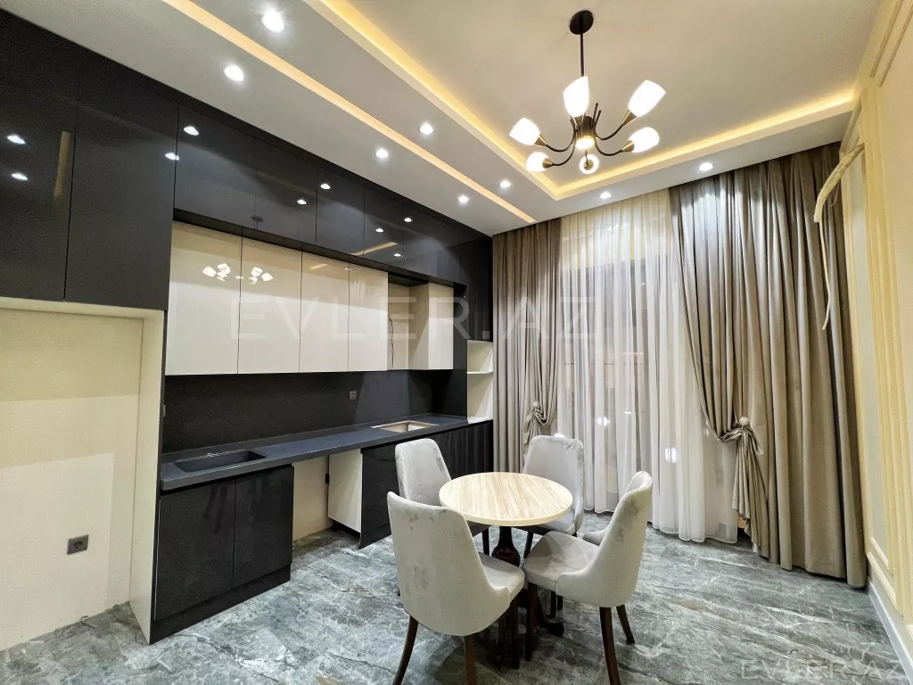 Satılır, həyət evi/villa