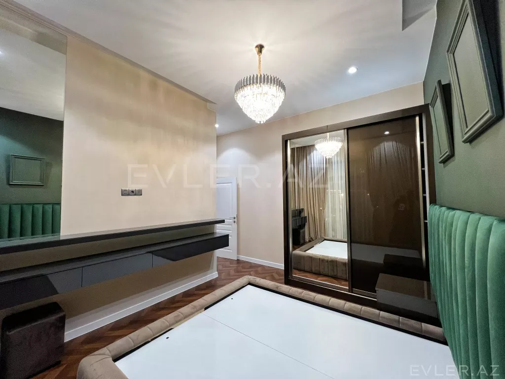 Satılır, həyət evi/villa