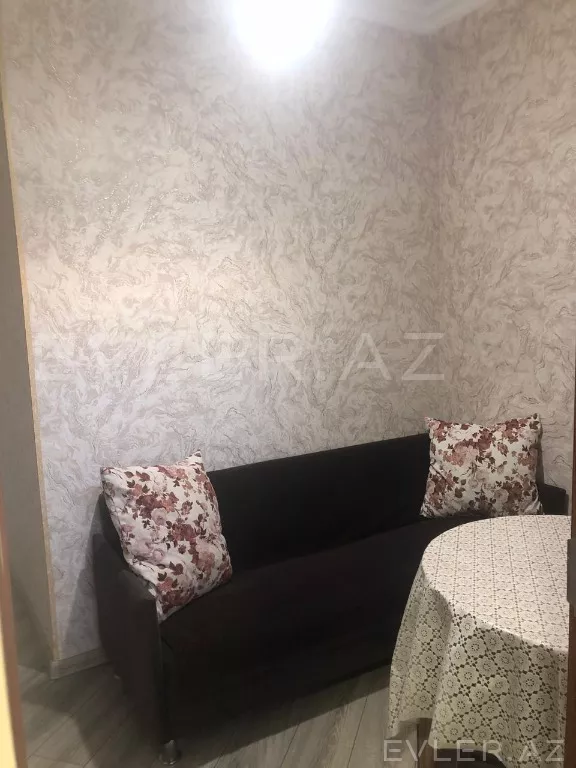 Satılır, köhnə tikili