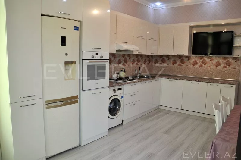 Satılır, həyət evi/villa