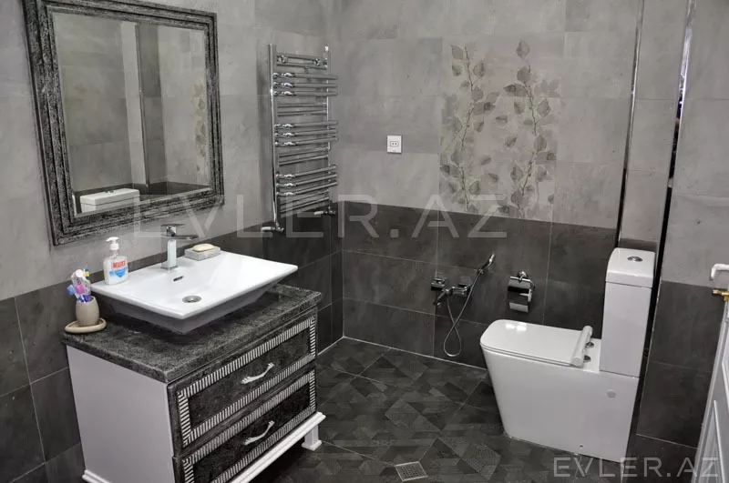 Satılır, həyət evi/villa