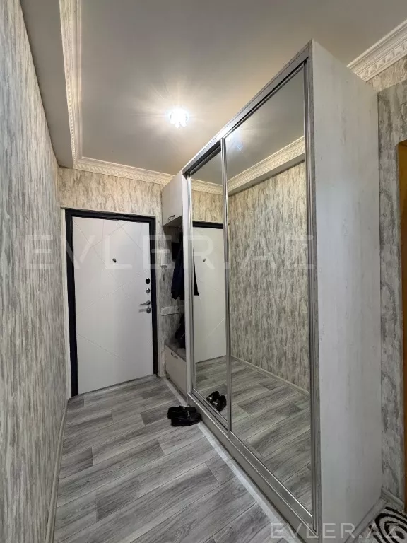 Satılır, köhnə tikili