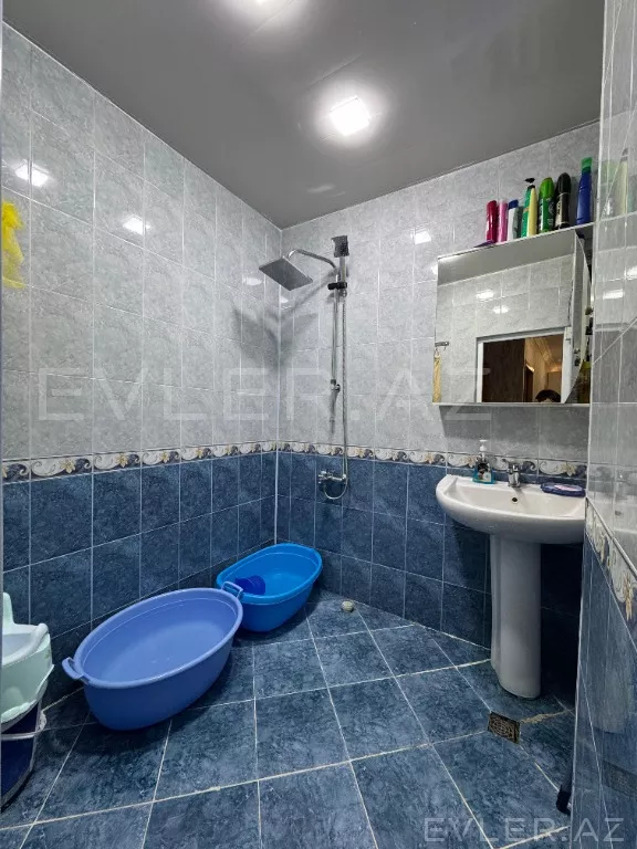 Satılır, köhnə tikili