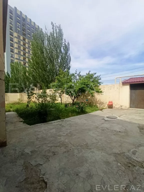 Satılır, həyət evi/villa