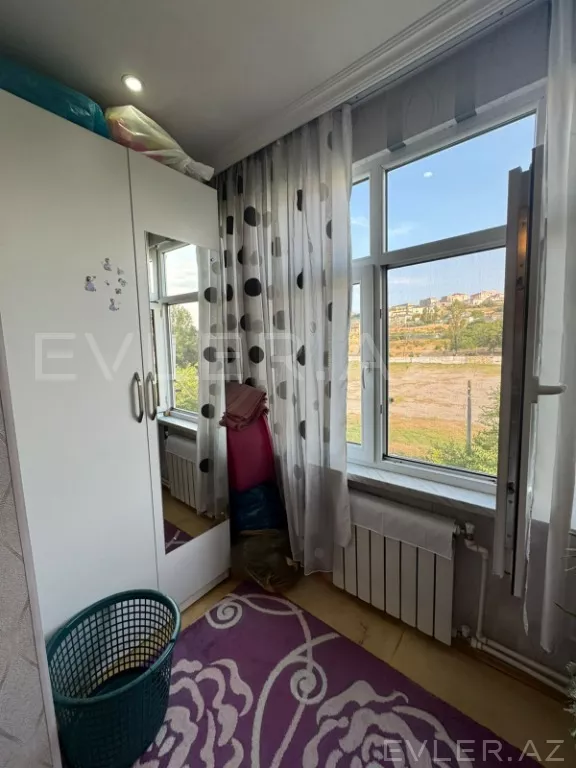 Satılır, köhnə tikili