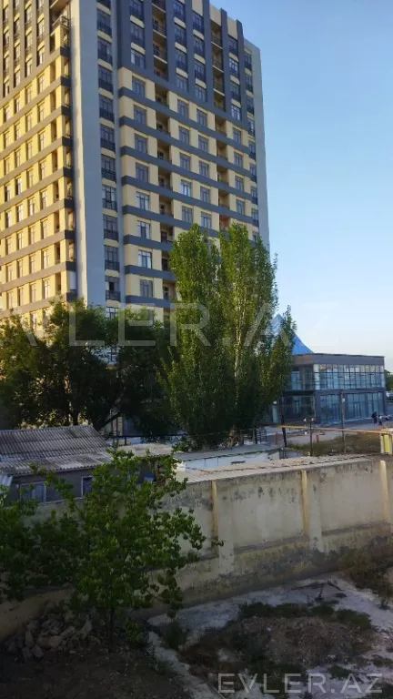 Satılır, həyət evi/villa