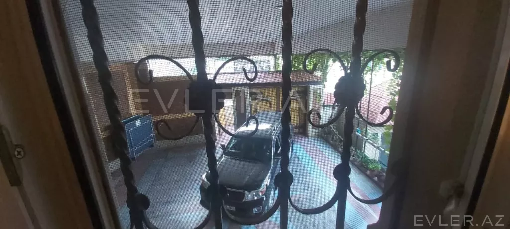 Satılır, həyət evi/villa