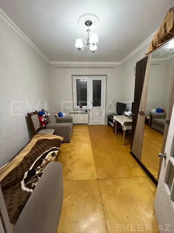 Satılır, köhnə tikili