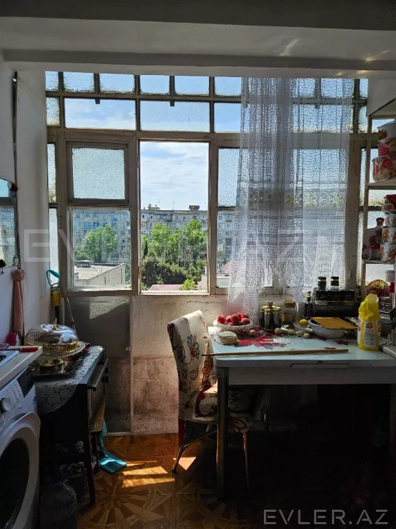 Satılır, köhnə tikili
