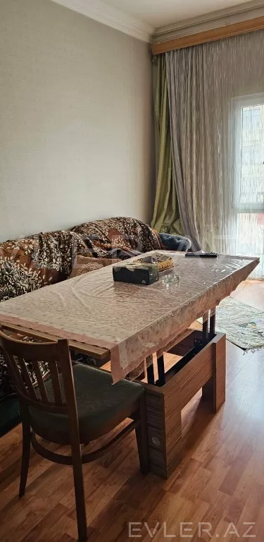 Satılır, köhnə tikili