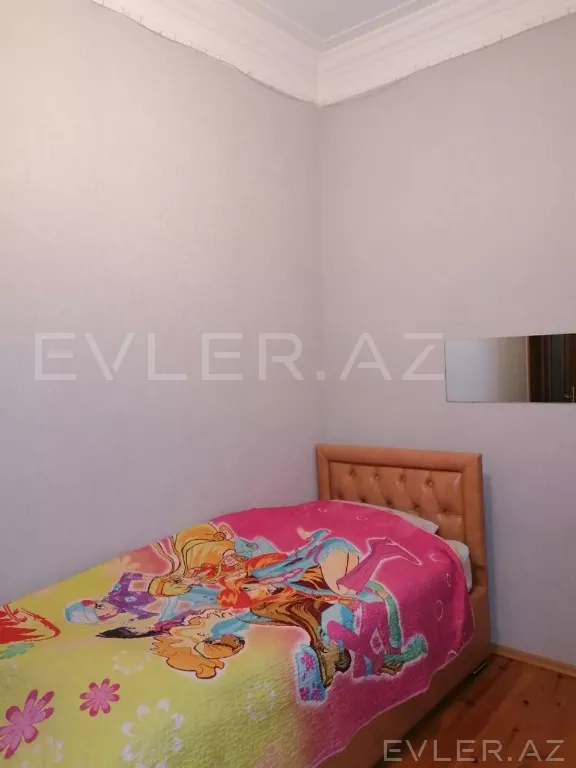 Satılır, həyət evi/villa