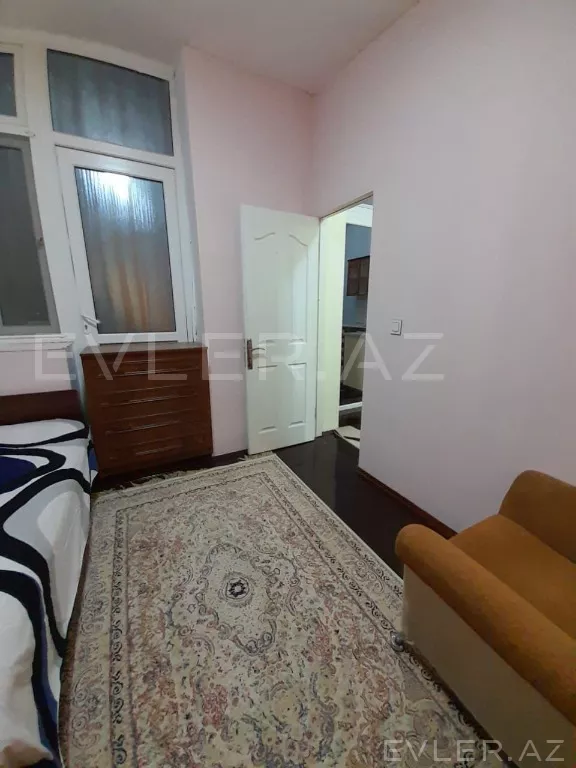 Aylıq, köhnə tikili