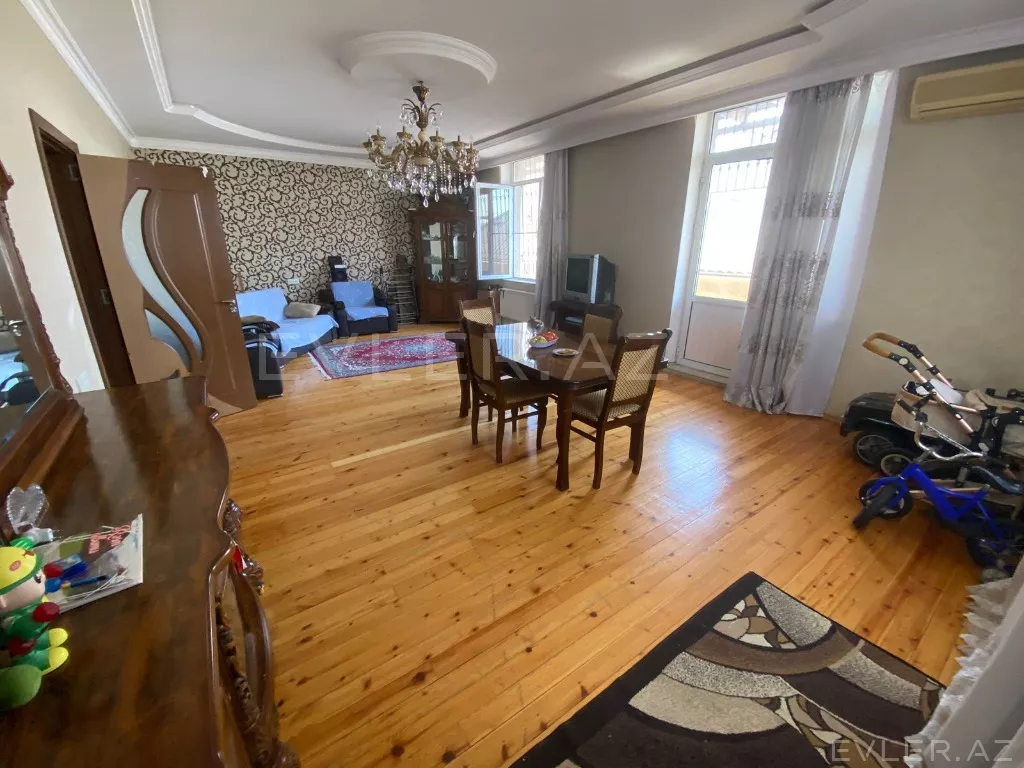 Satılır, həyət evi/villa