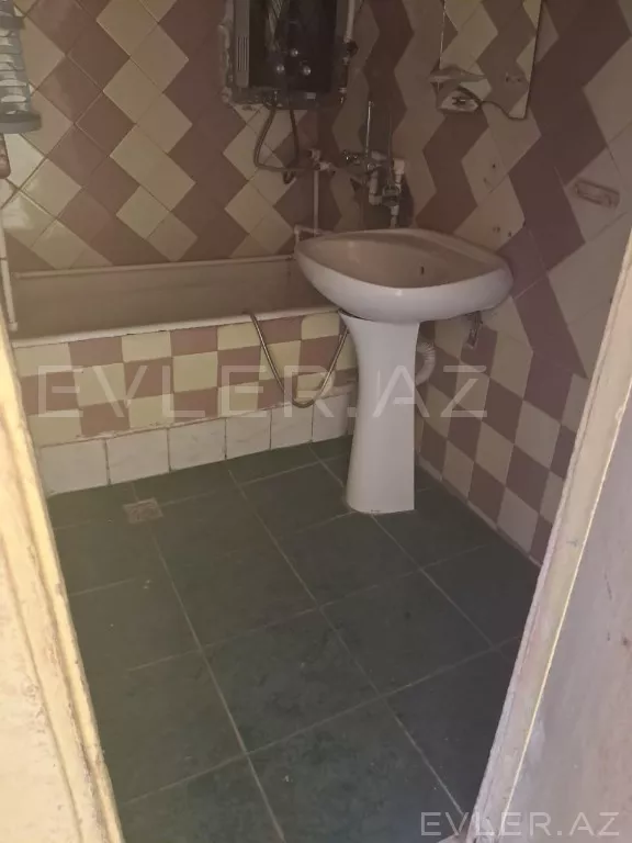 Satılır, köhnə tikili