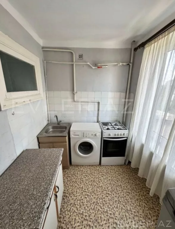Satılır, köhnə tikili