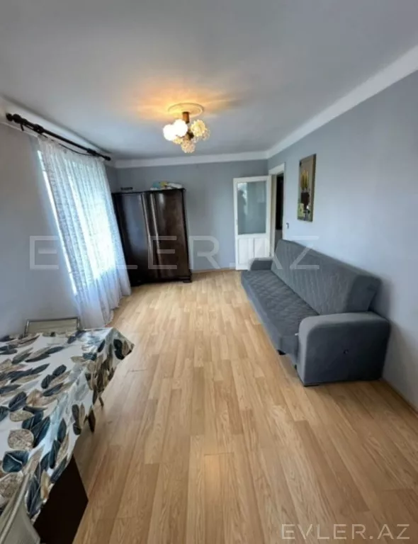 Satılır, köhnə tikili