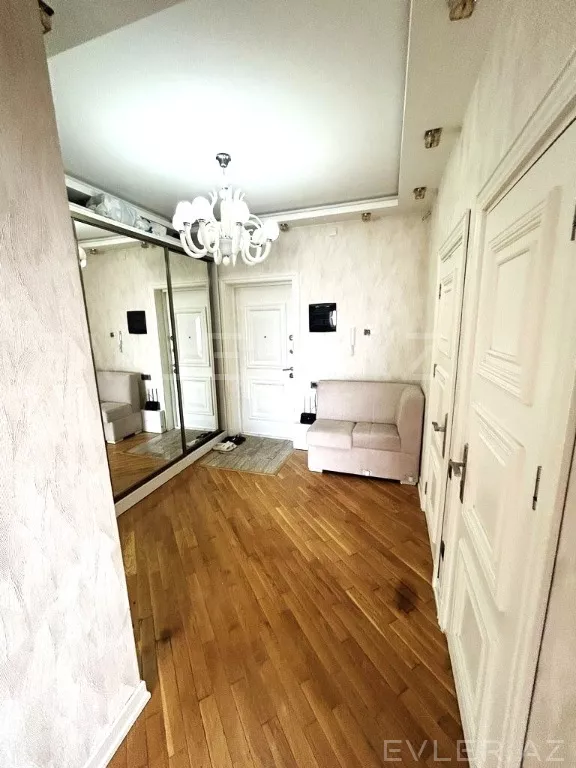 Satılır, yeni tikili