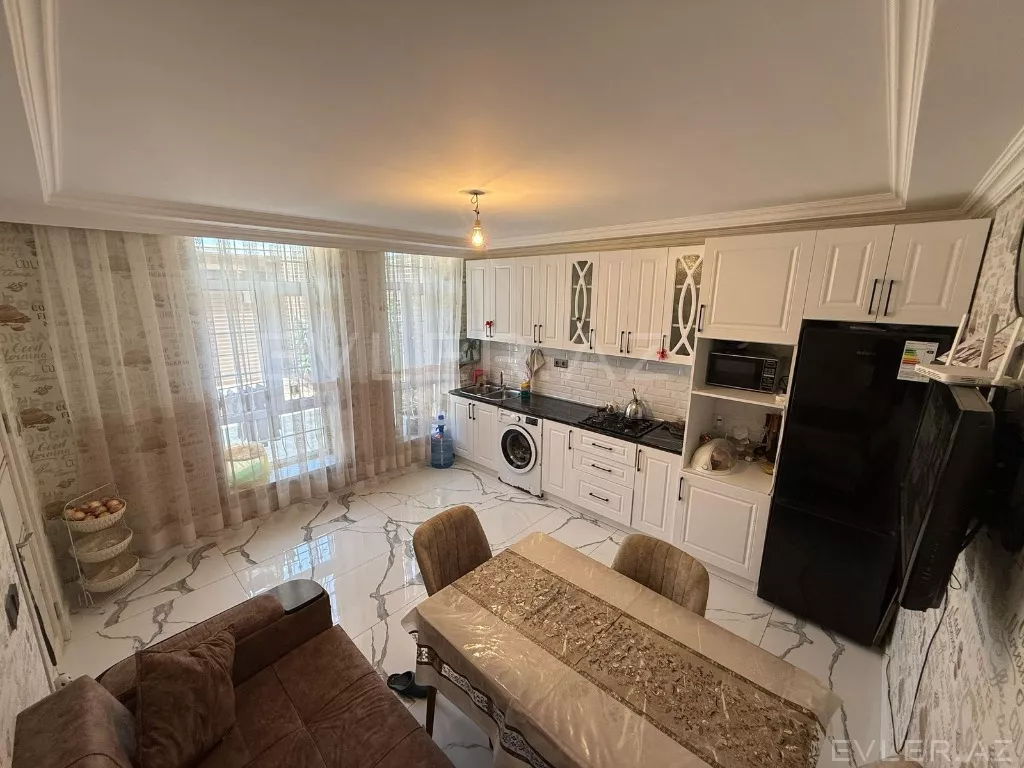 Satılır, həyət evi/villa