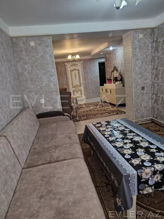 Satılır, köhnə tikili