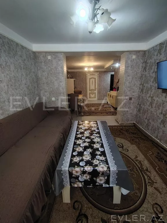 Satılır, köhnə tikili