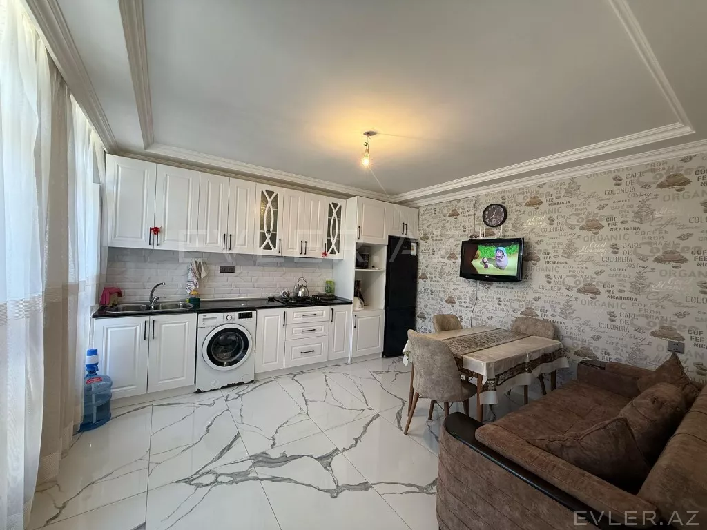 Satılır, həyət evi/villa